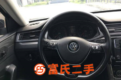 大众帕萨特2016款1.8TSI双离合330TSI