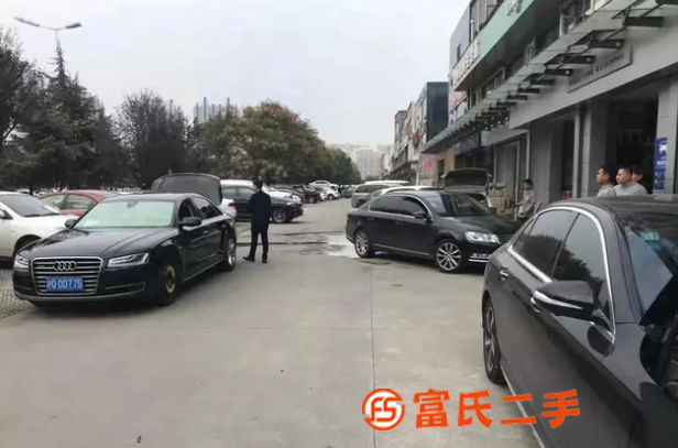 南坊温凉河路附近更换火花塞更换刹车片刹车盘减震器