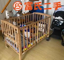 小龙哈彼婴儿床  350元