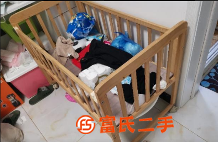 闲置婴儿床，实木，无味  98元