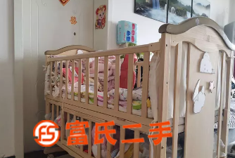 全新婴儿床  530元