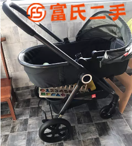 婴儿车便宜出售  200元