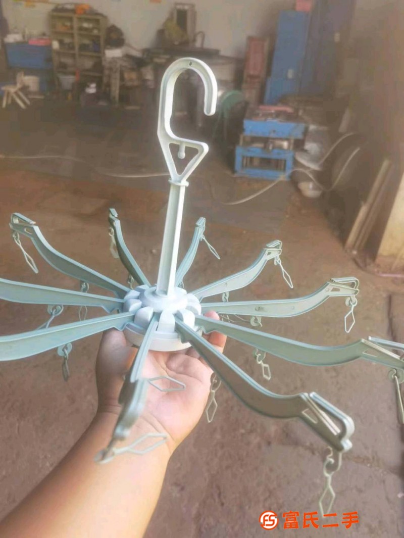 Clothes hanger mold