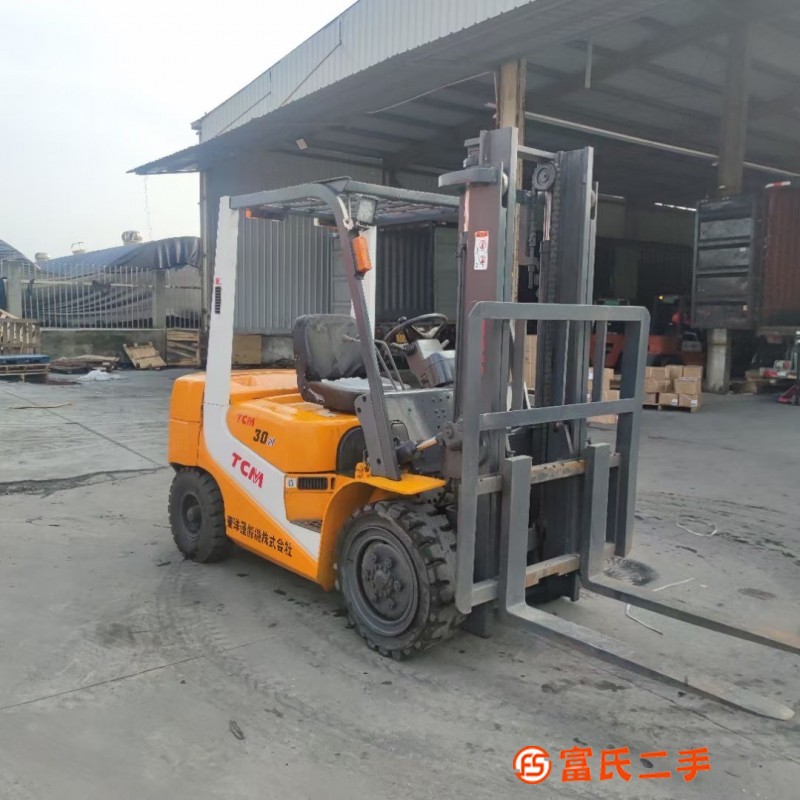 The TCM3 ton two-section gantry imported from Japan rises 3 meters.