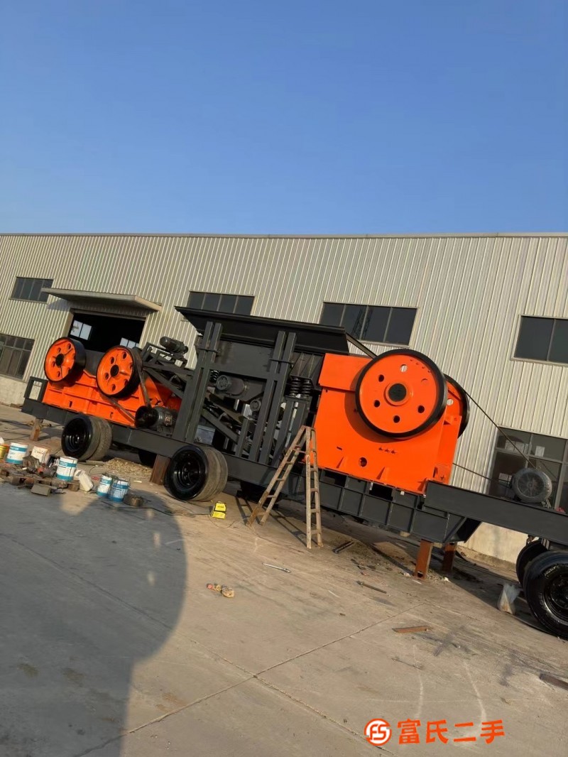 Boutique mobile crushing station head broken Shanghai Luqiao 69. Two linear speed regulation feeders