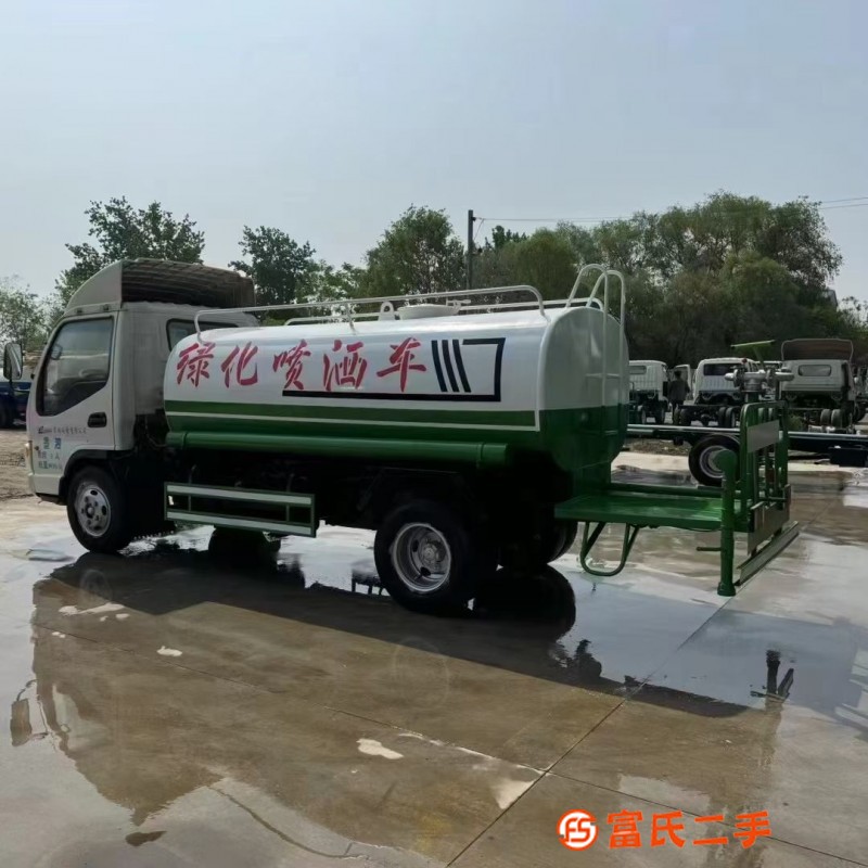 Procedures Jianghuai Shuailing 5-ton used sprinkler. New tank, new water pump, good spraying effect.