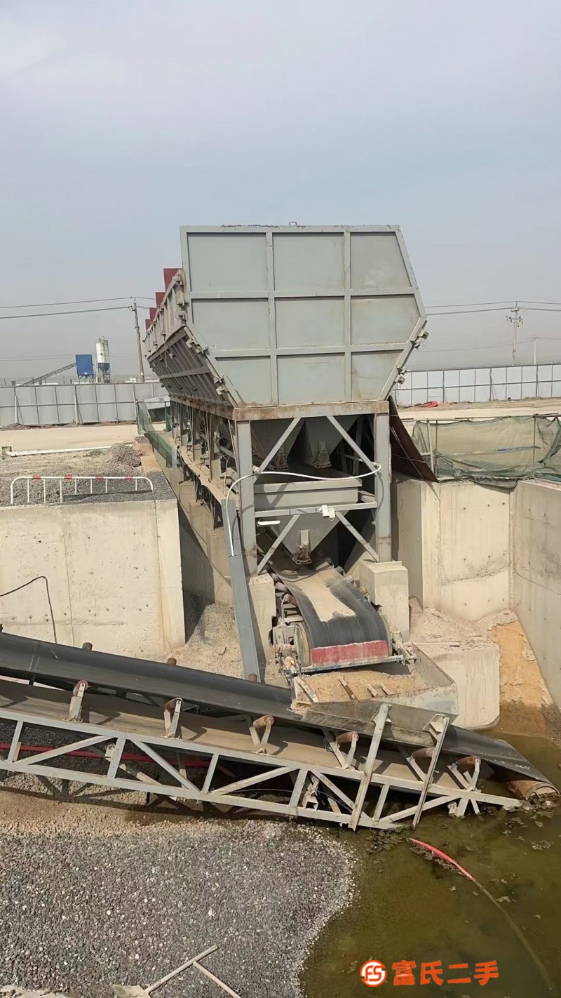 Double 180 concrete mixing plant. The Meeks mainframe Boshuo system of Xinlutong in 2017. In 2017, Y