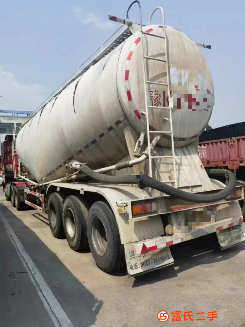 Shengrun 50m3 cement tank with air compressor in October 2018, including lifting and filing