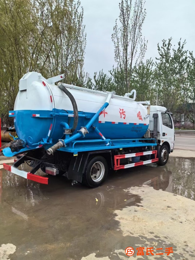 Just arrived at a 19 Dongfeng Dolika ten cubic suction truck, with 156 horsepower from Chaochai and 