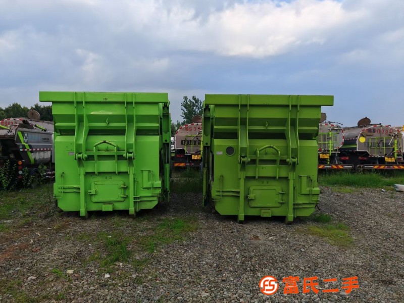 Newly arrived 4 mobile compressed garbage stations of 18 square meters in 2019. Hubei Xinyang top ca