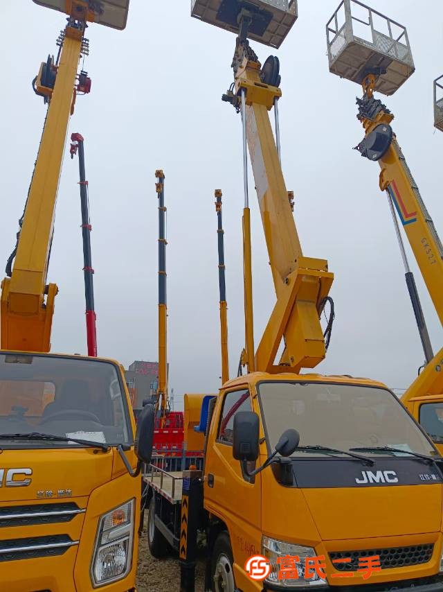 Transfer a 27 meter high empty car registered in 2023, installed by Hubei Runli, with dual lifting c