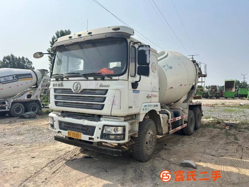 Two single digit National Fifth and Third Bridge mixer trucks, registered in 2017, with Weichai Powe