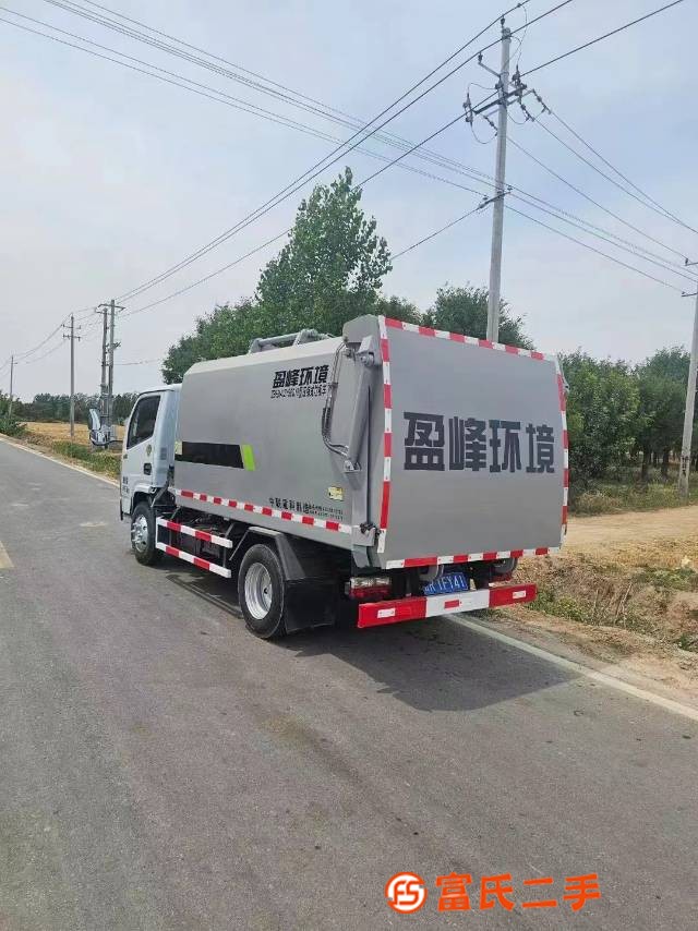 Two new blue license plate, Zoomlion 7-side hanging bucket compression garbage trucks with built-in 