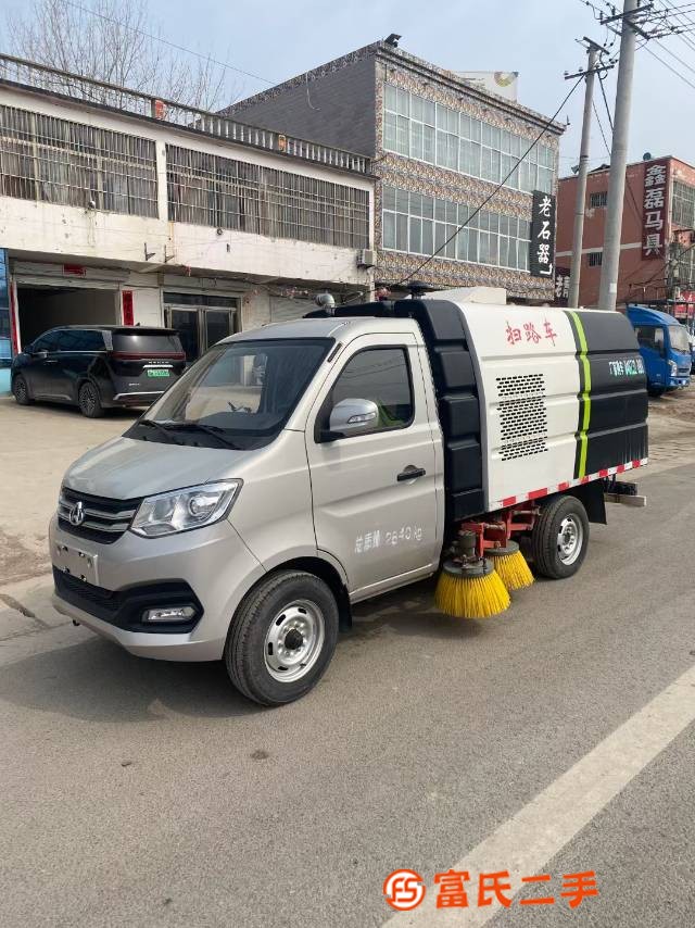 A new third-party blue brand gasoline road sweeper is expected to be registered in October 2023, wit