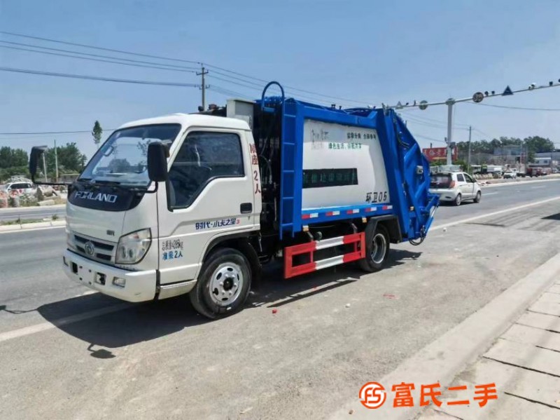 A new National V Blue Brand compressed garbage truck with full procedures in March 2018 has been pur