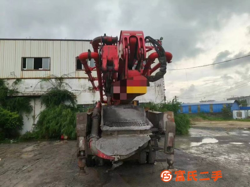 A pre-sale of 37 meters old hydraulic oil and a new set of pump pipes, manufactured in 2019, has onl