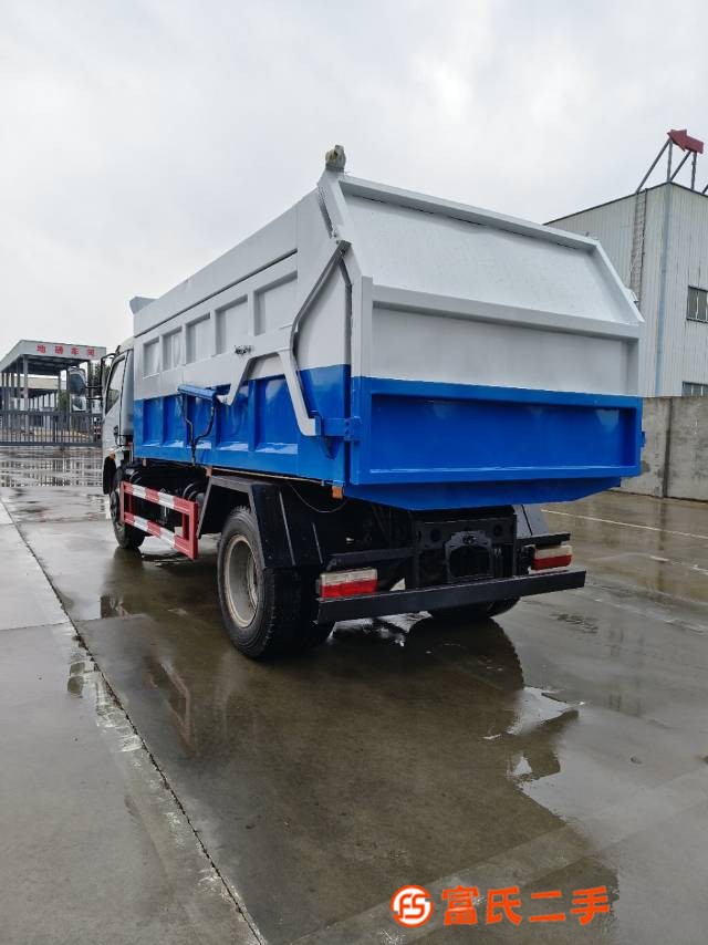 Transfer of 12 party docking vehicle, Dewei 150 horsepower, Wanliyang 6-speed gearbox, 825-20 tires,